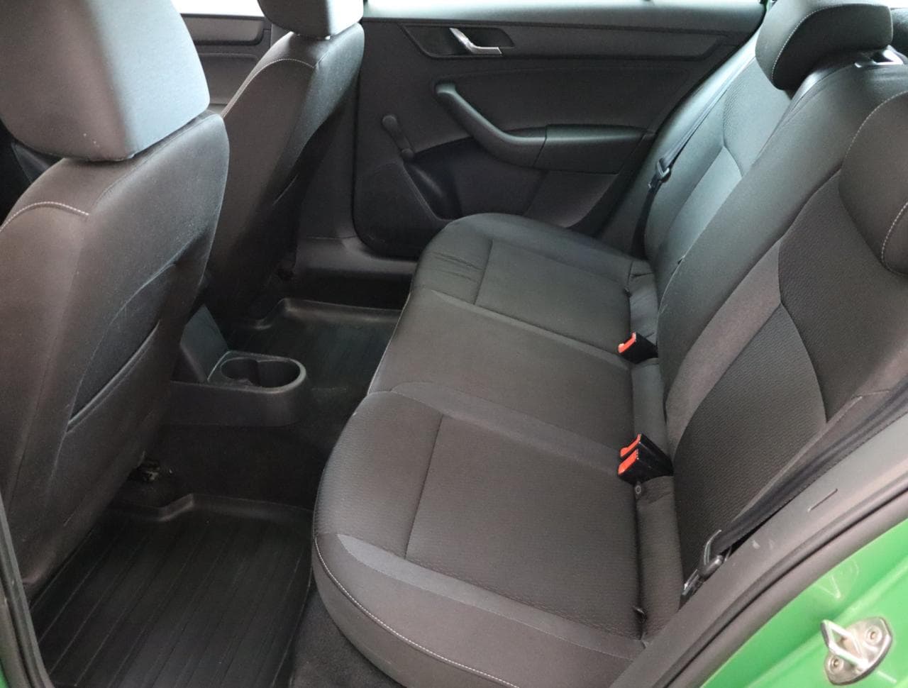 2014 Škoda RAPID - 27