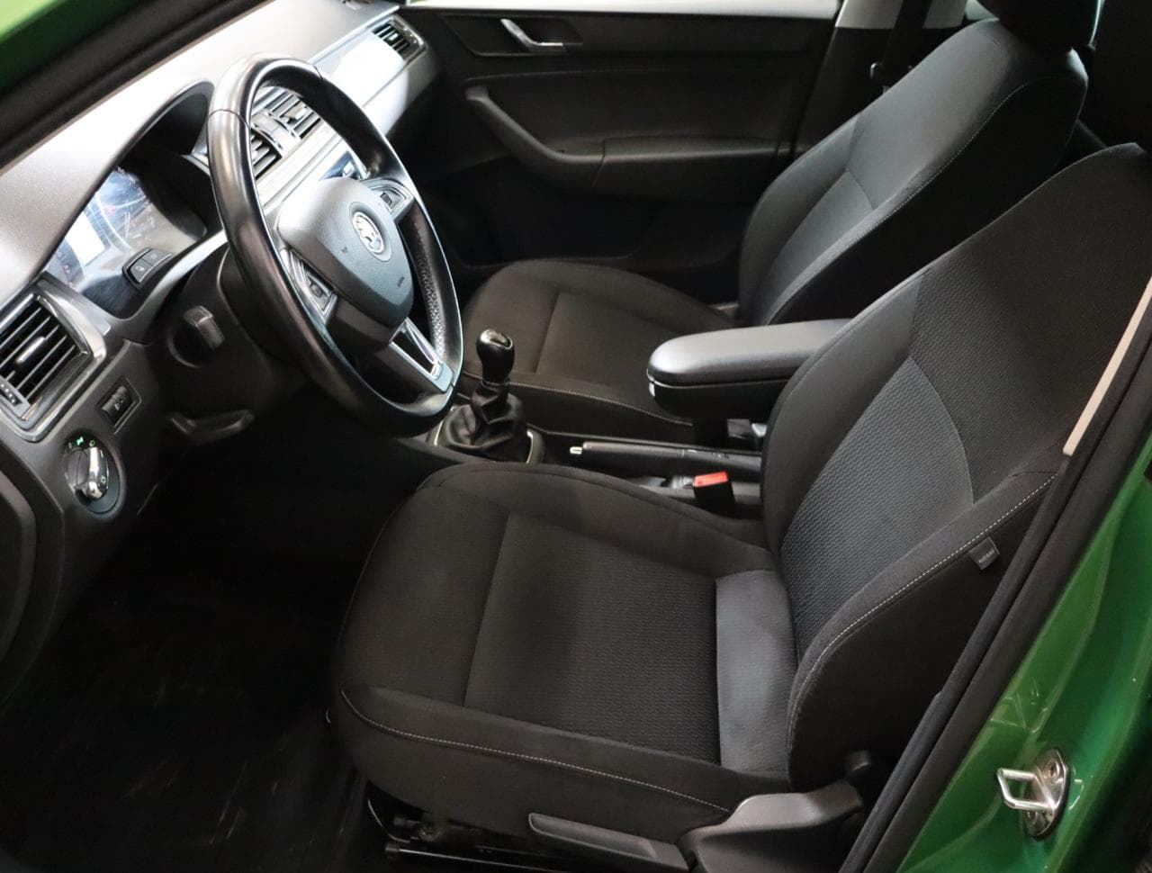 2014 Škoda RAPID - 29
