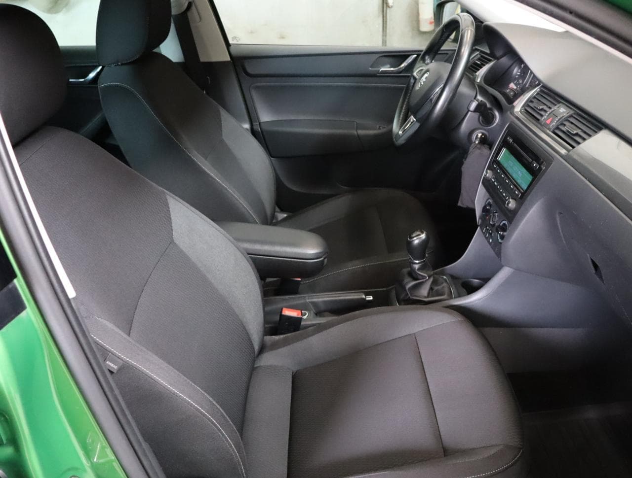 2014 Škoda RAPID - 21