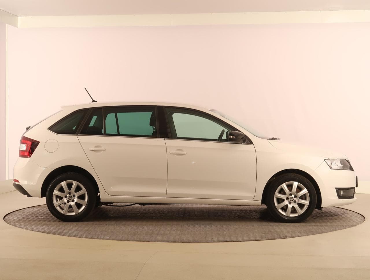 2017 Škoda RAPID - 15