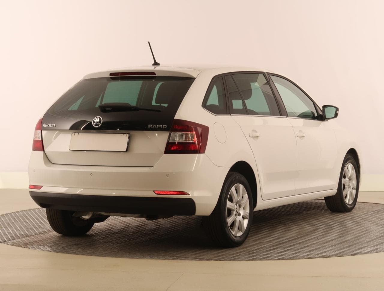 2017 Škoda RAPID - 13