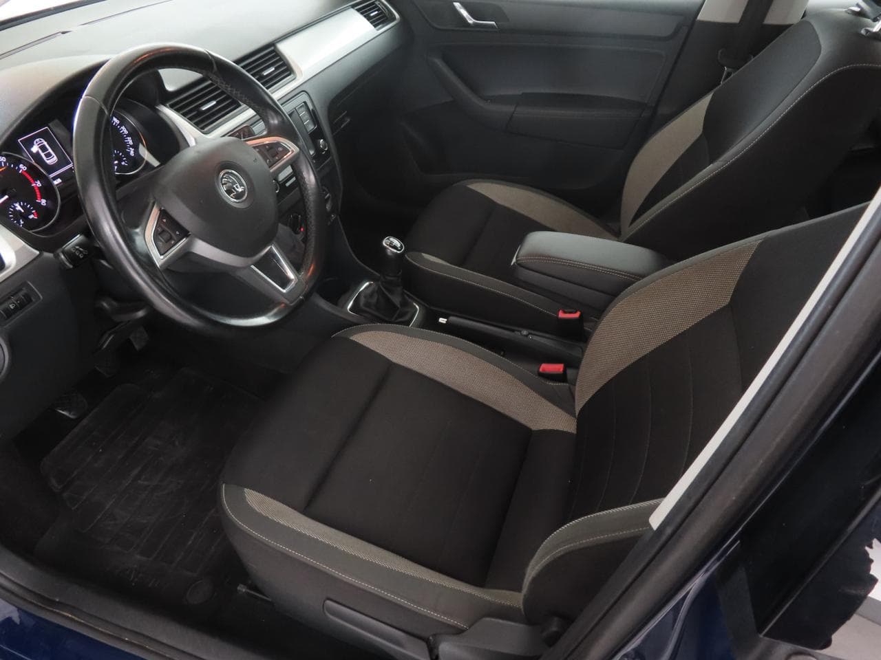 2017 Škoda RAPID - 16