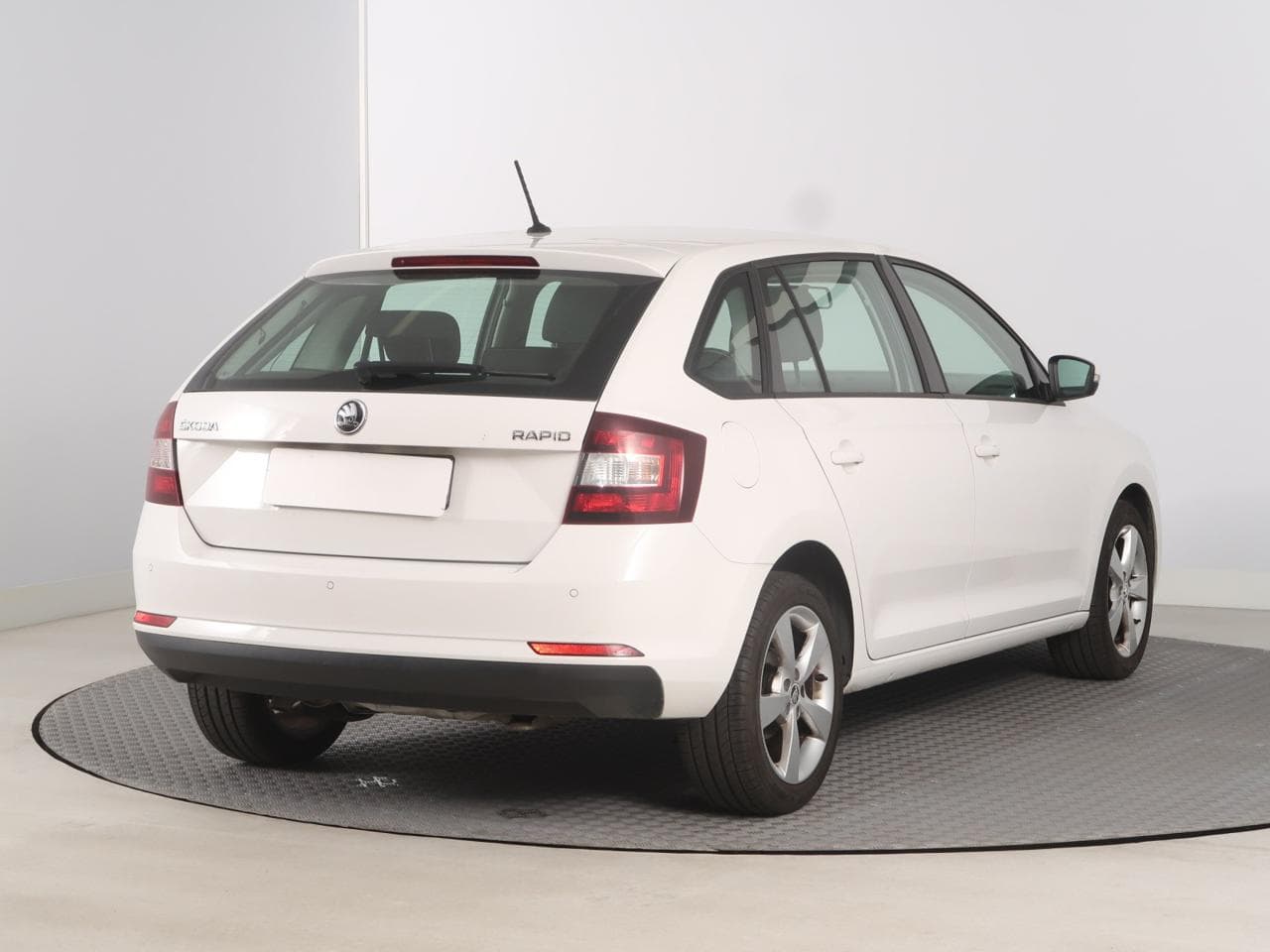 2019 Škoda RAPID - 9