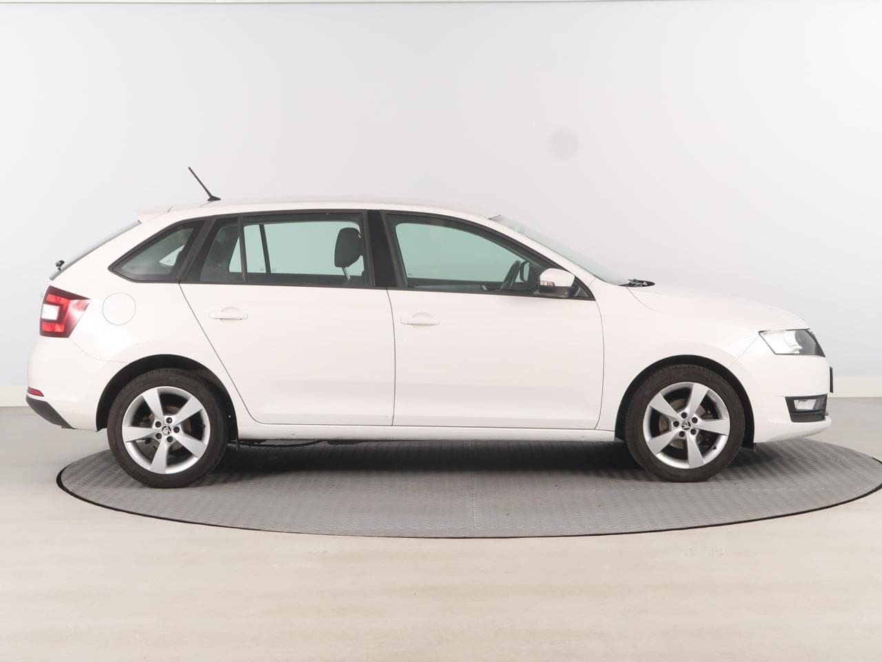 2019 Škoda RAPID - 10