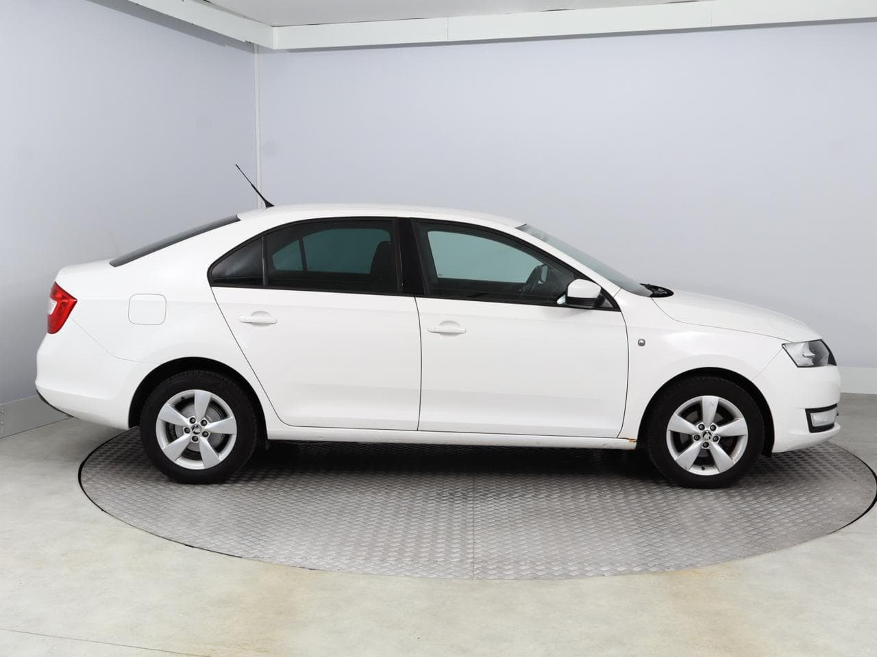 2014 Škoda RAPID - 8