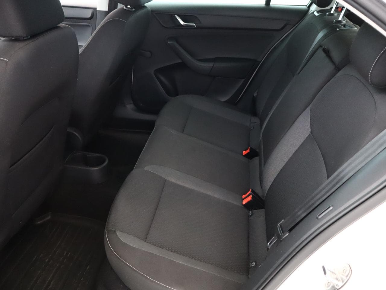2014 Škoda RAPID - 13
