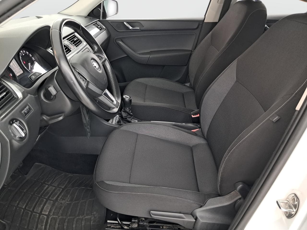 2015 Škoda RAPID - 16