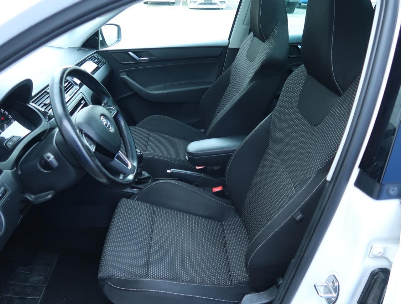 2014 Škoda RAPID - 16