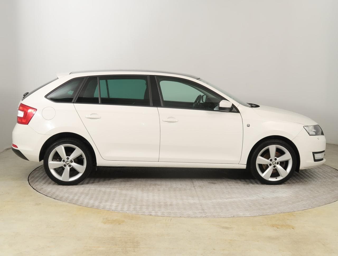 2014 Škoda RAPID - 8