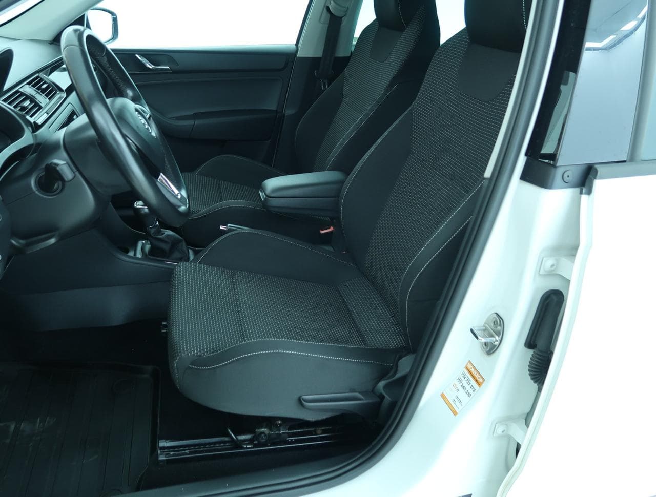 2015 Škoda RAPID - 16