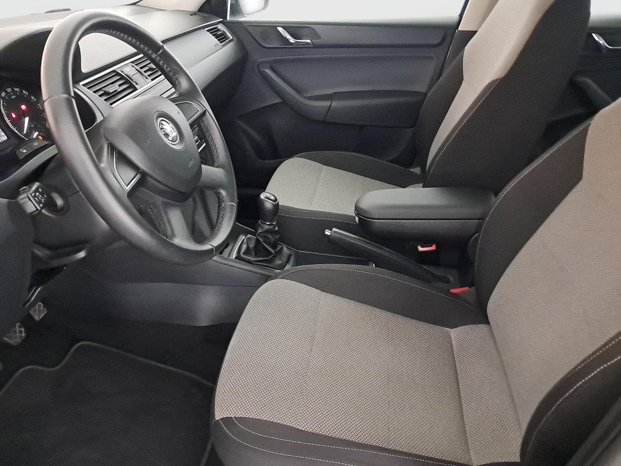 2013 Škoda RAPID - 16