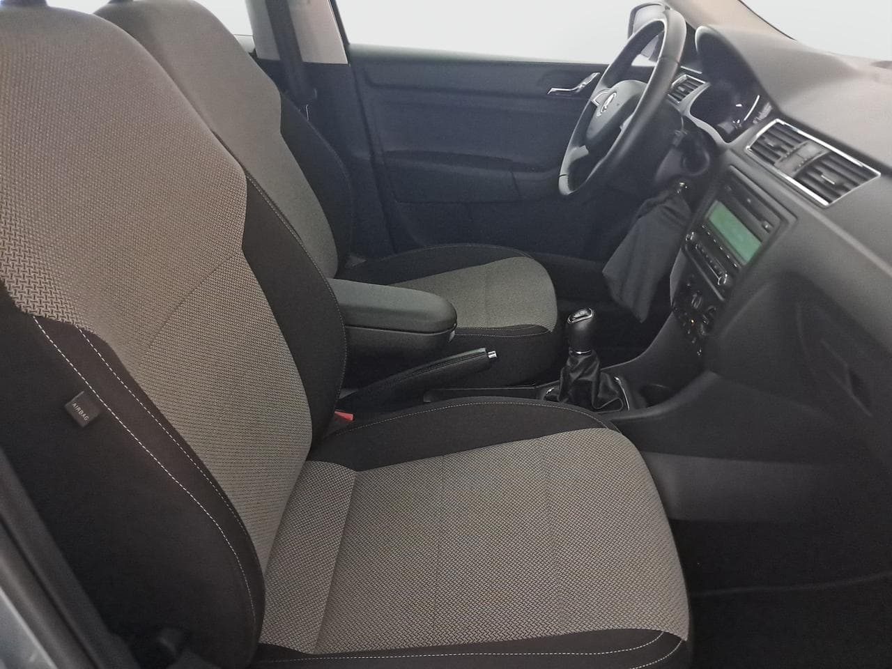 2013 Škoda RAPID - 12