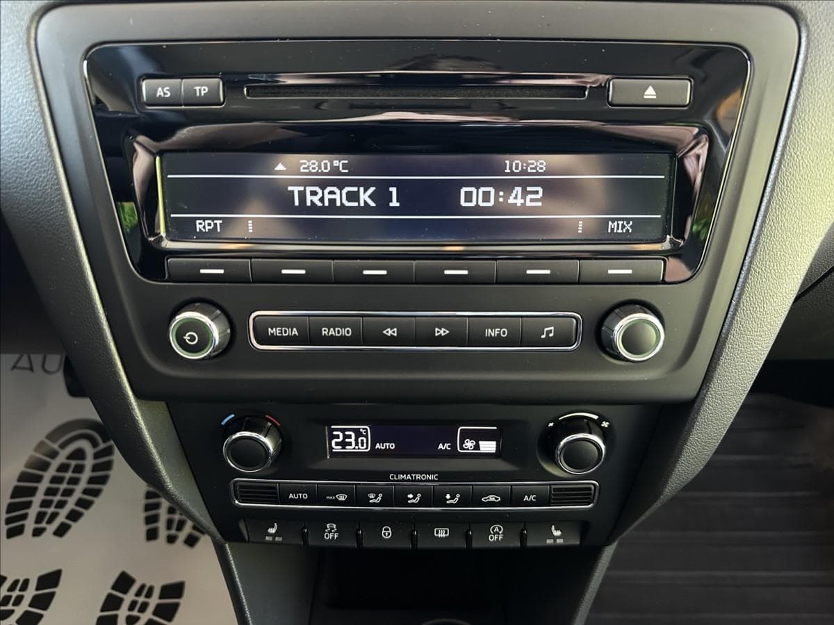 2014 Škoda RAPID - 12