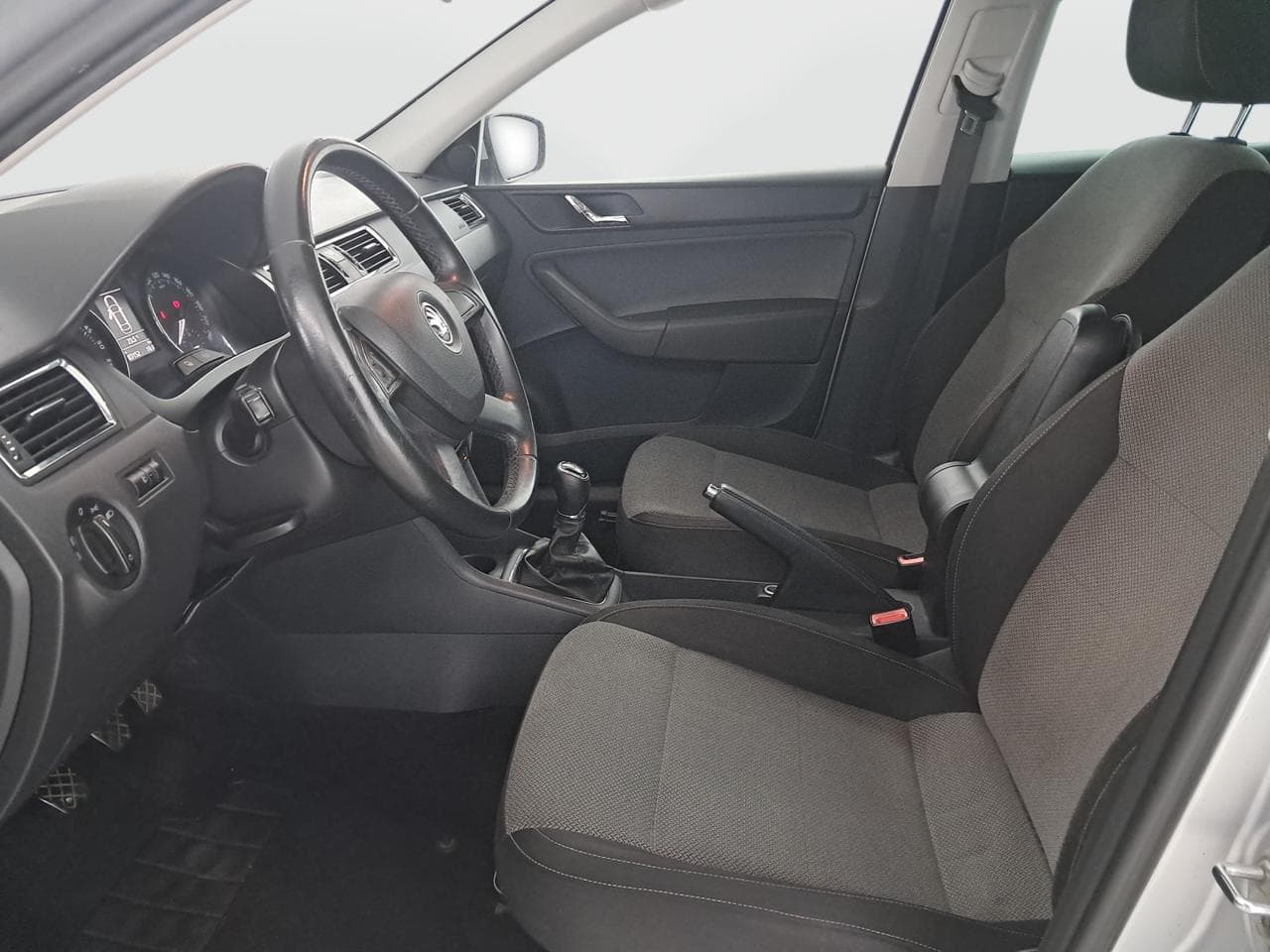 2013 Škoda RAPID - 16