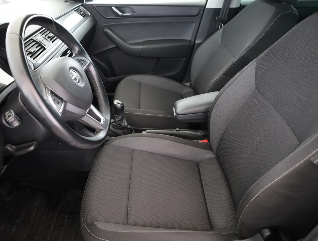 2014 Škoda RAPID - 13