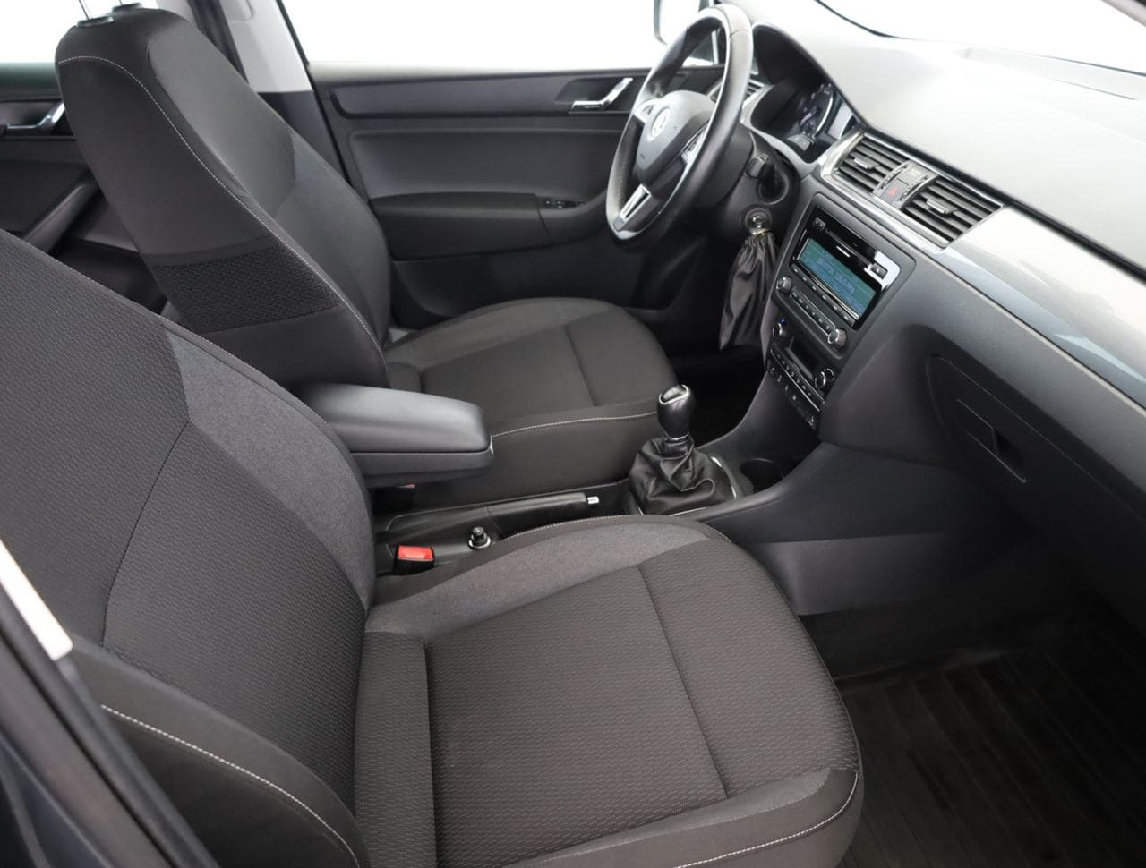 2014 Škoda RAPID - 10