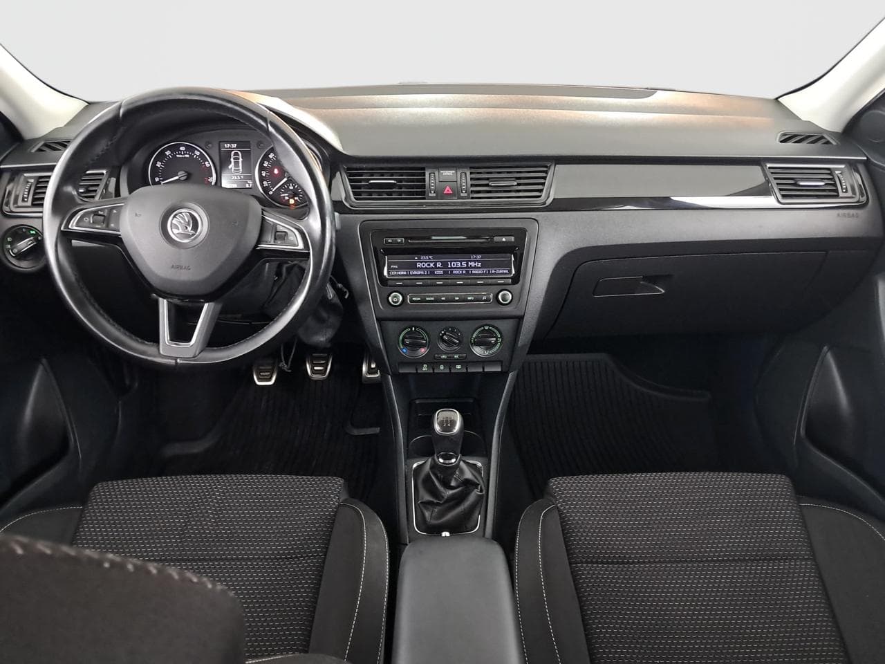 2015 Škoda RAPID - 10