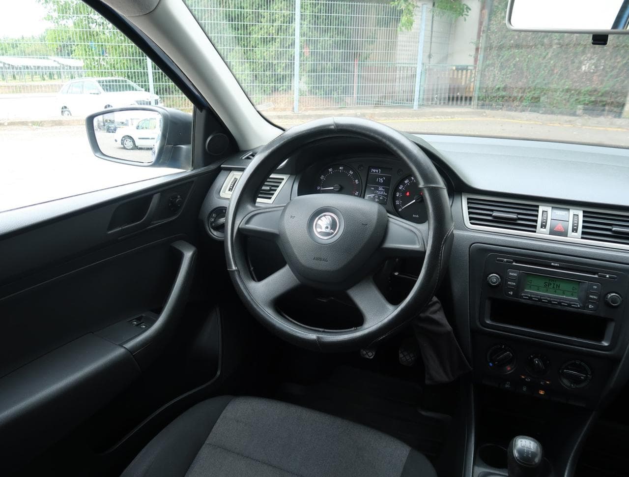 2013 Škoda RAPID - 9