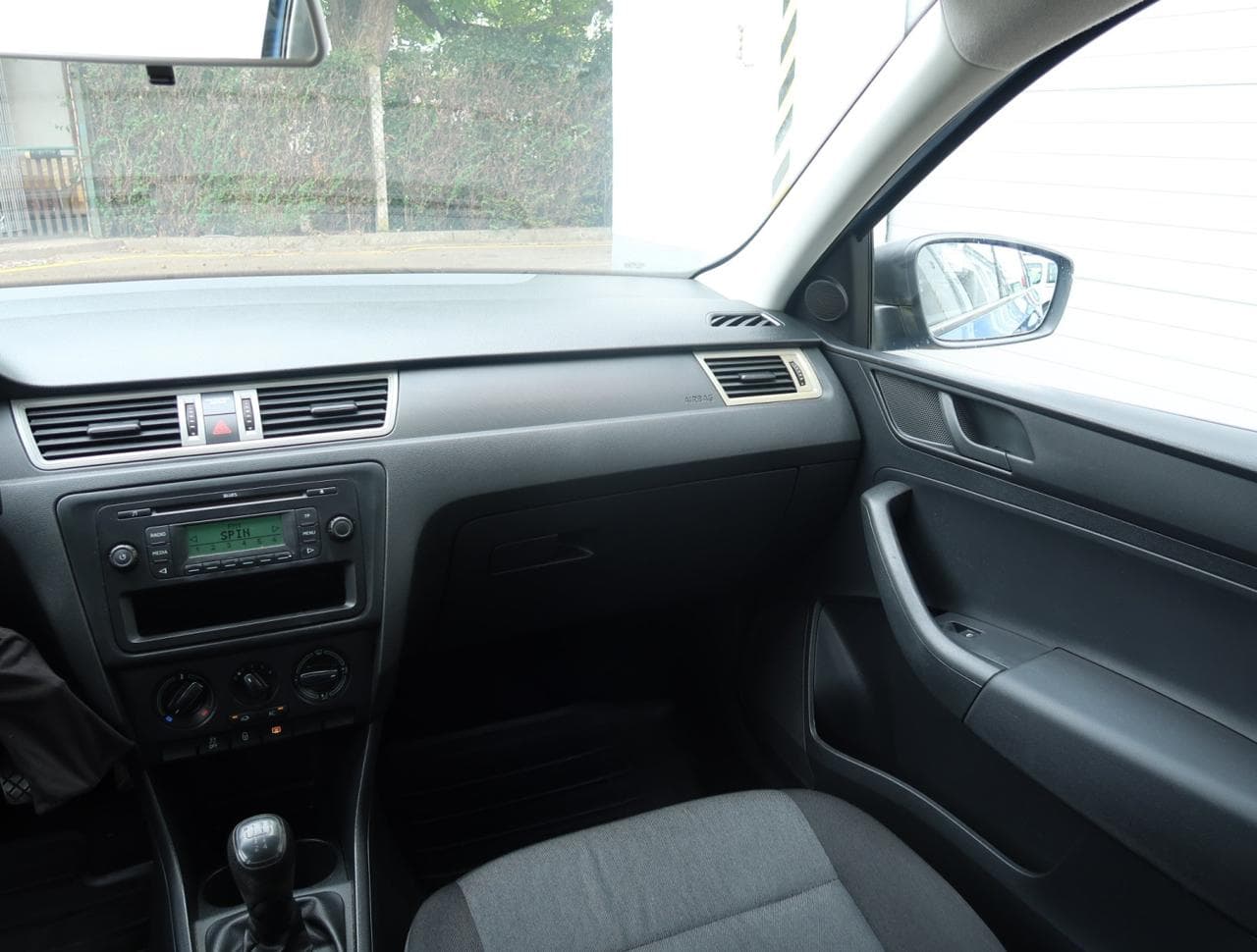 2013 Škoda RAPID - 11