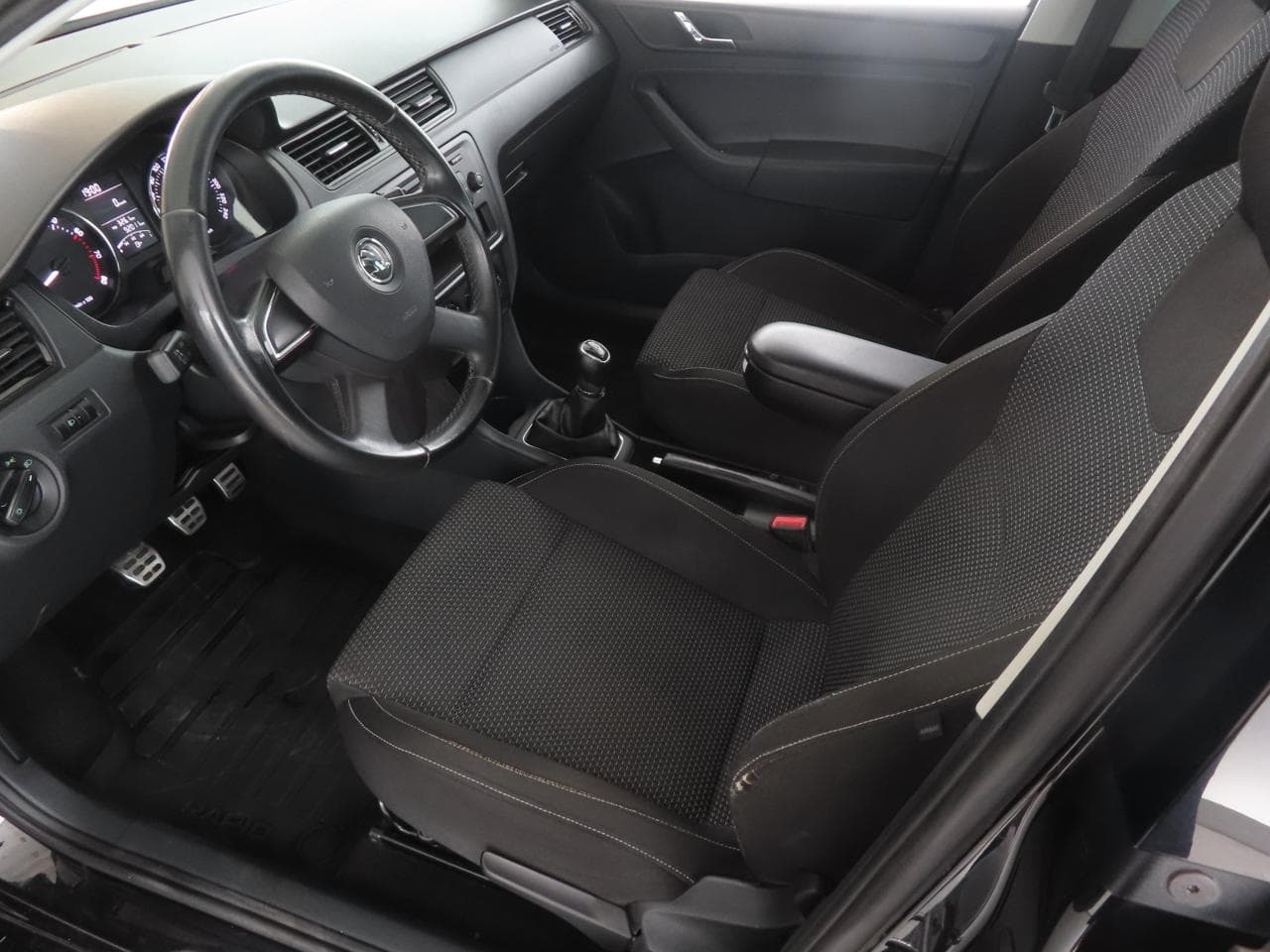 2012 Škoda RAPID - 16