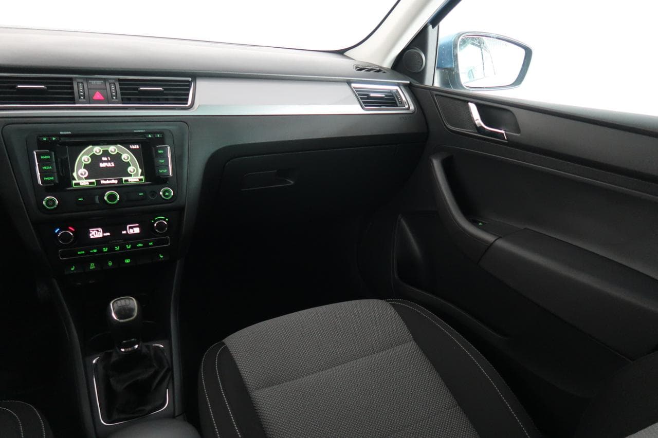 2012 Škoda RAPID - 11