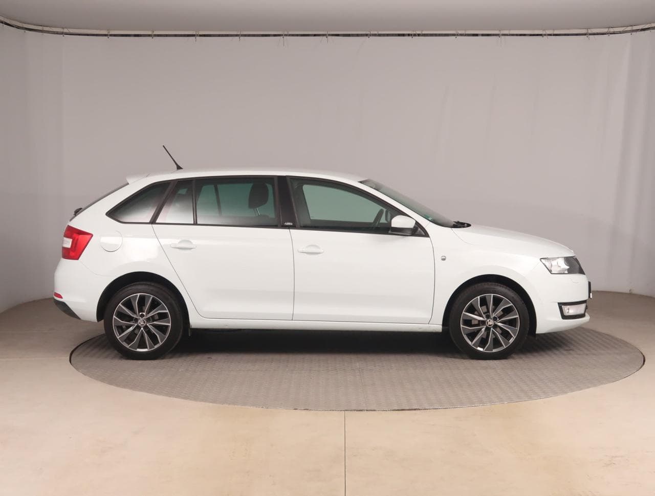 2015 Škoda RAPID - 8