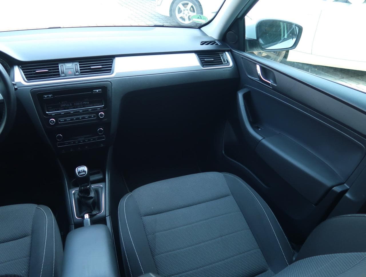 2015 Škoda RAPID - 11