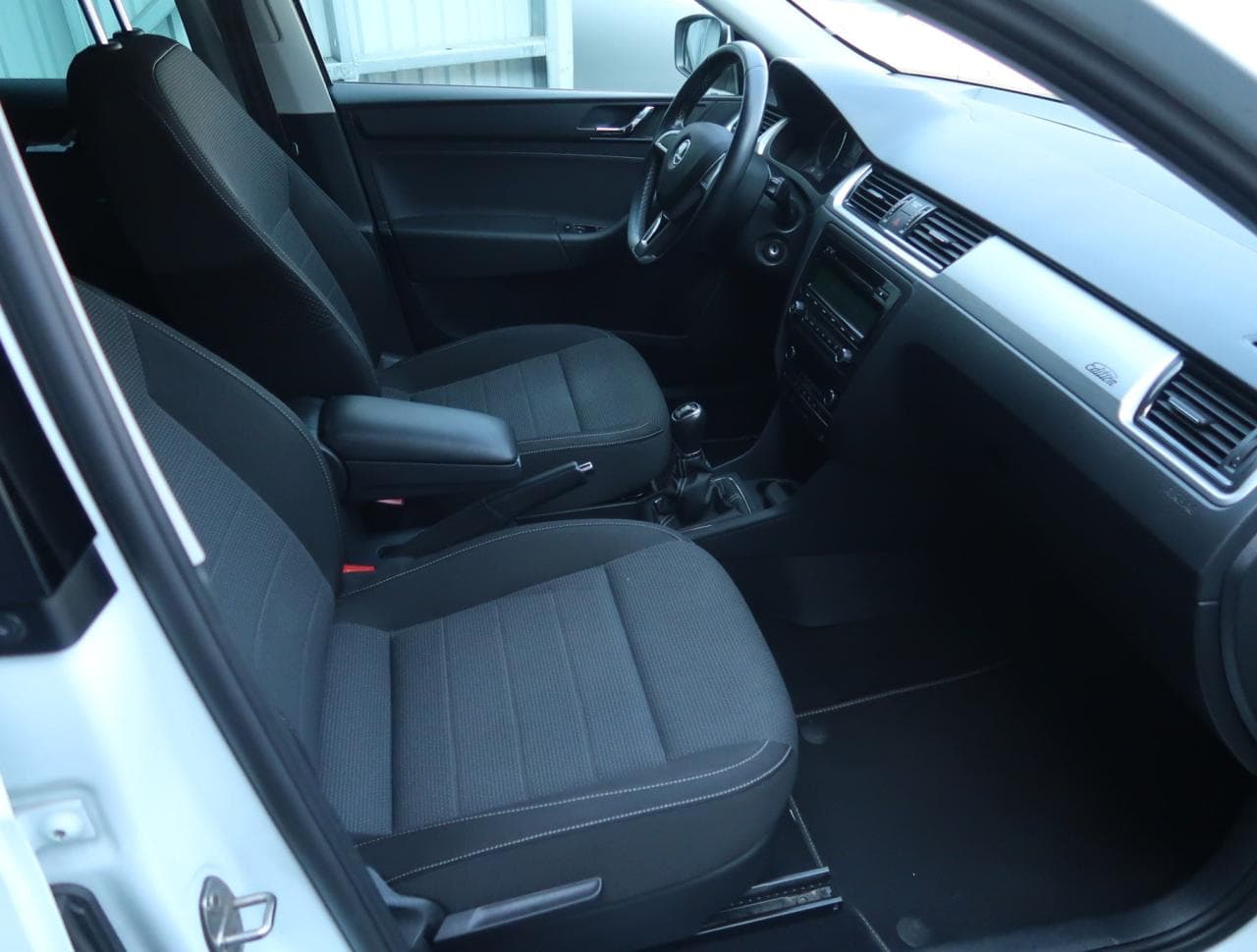 2015 Škoda RAPID - 12