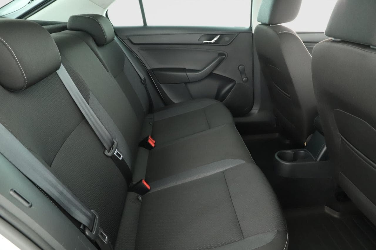 2013 Škoda RAPID - 11