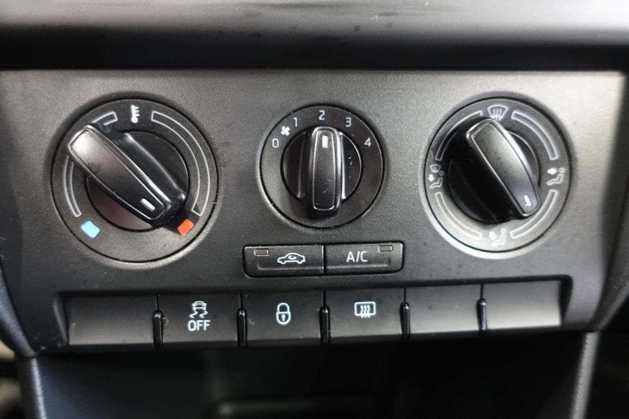 2014 Škoda Rapid - 18