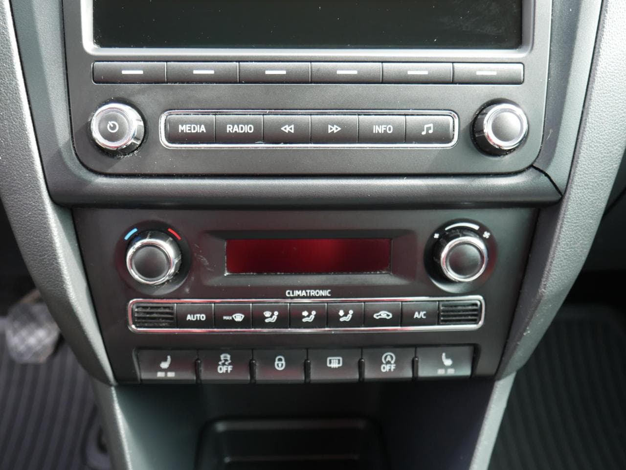 2012 Škoda RAPID - 15
