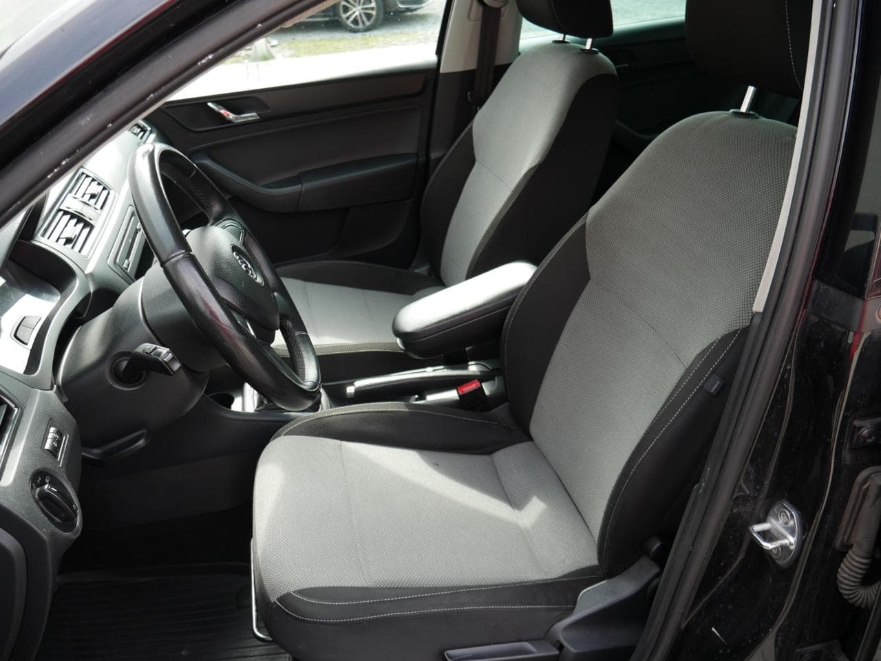 2012 Škoda RAPID - 9