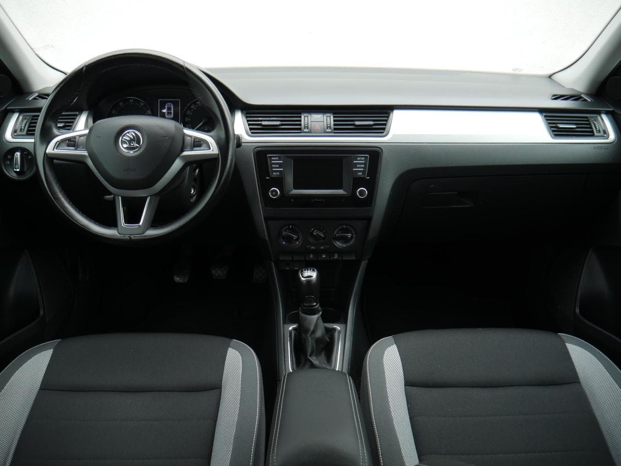 2016 Škoda RAPID - 13