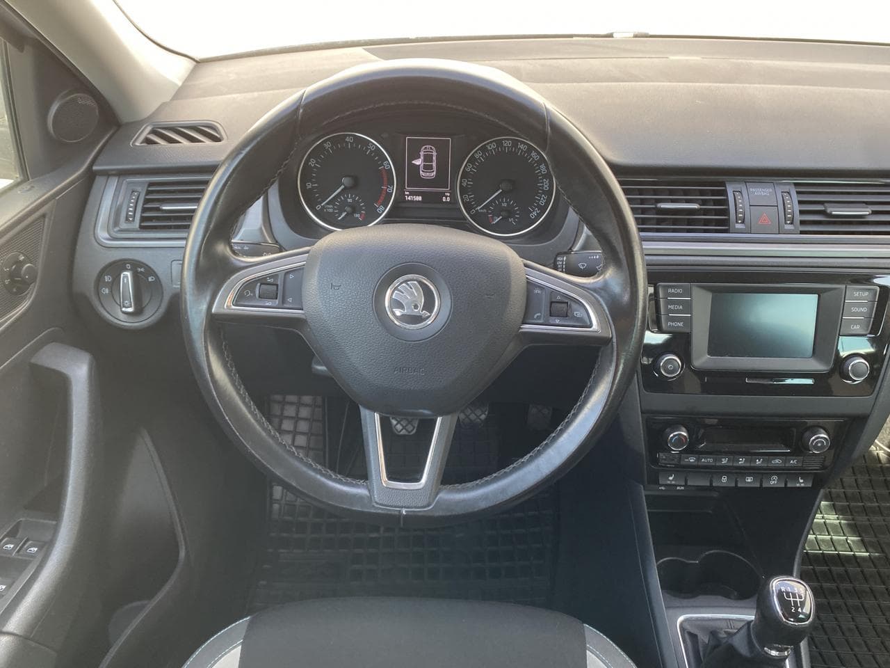 2015 Škoda RAPID - 11