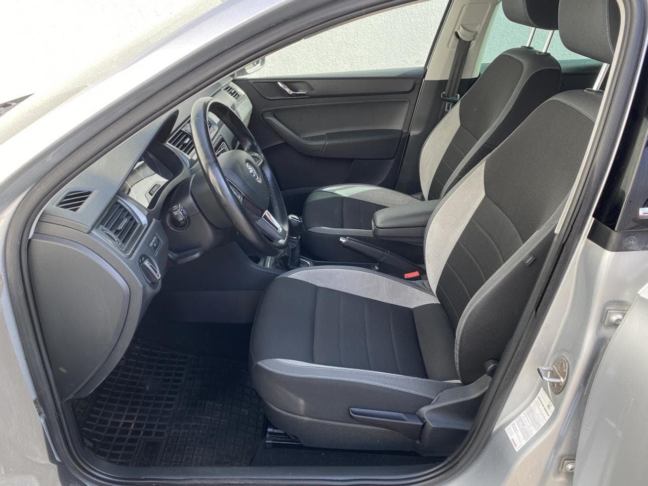 2015 Škoda RAPID - 9