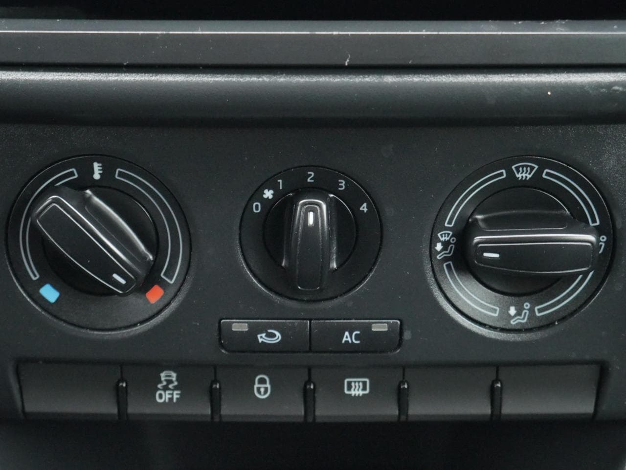 2013 Škoda RAPID - 12