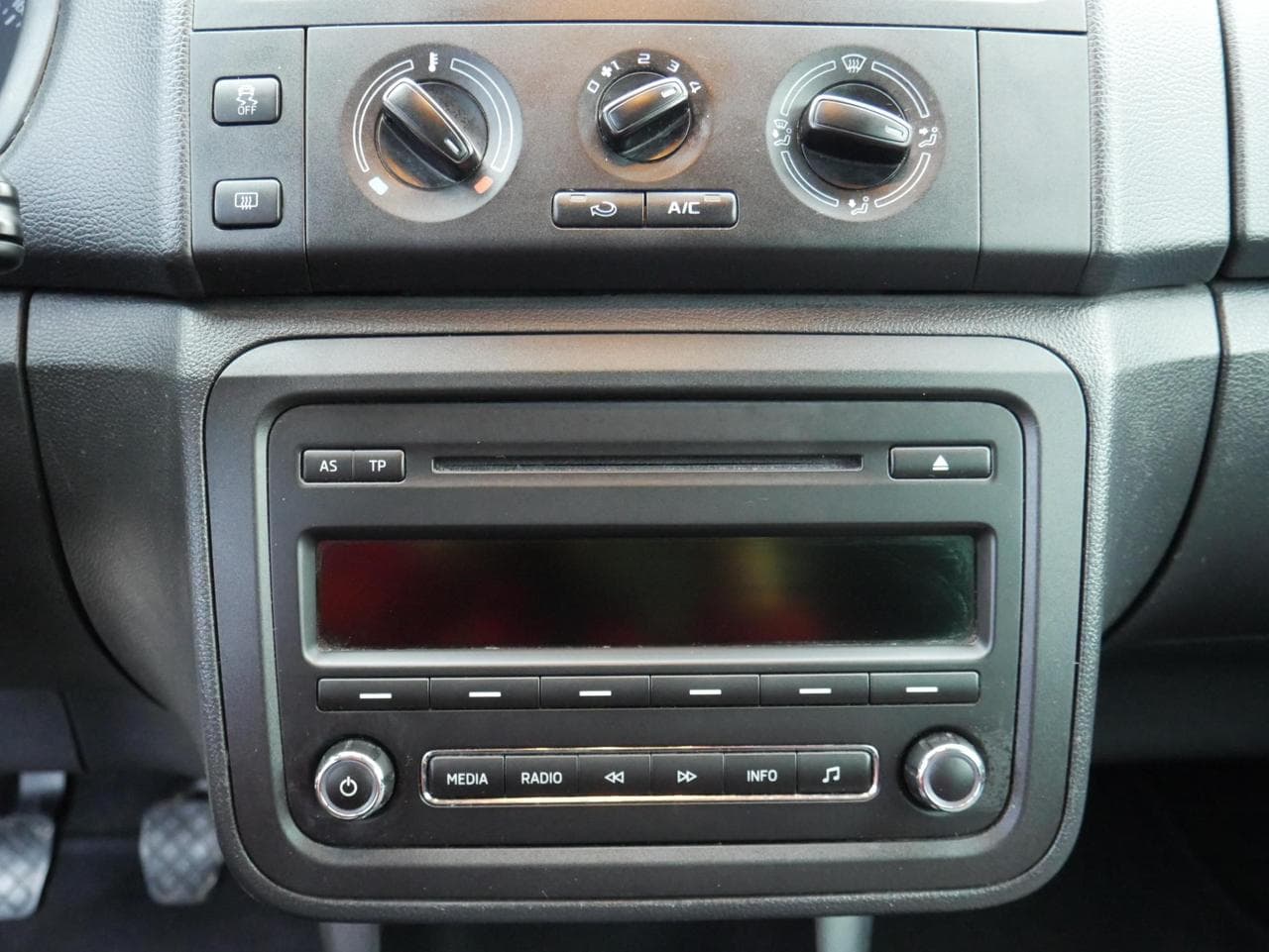 2014 Škoda Roomster - 25