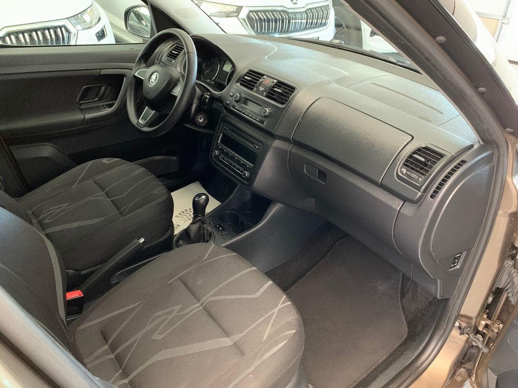 2014 Škoda Roomster - 33