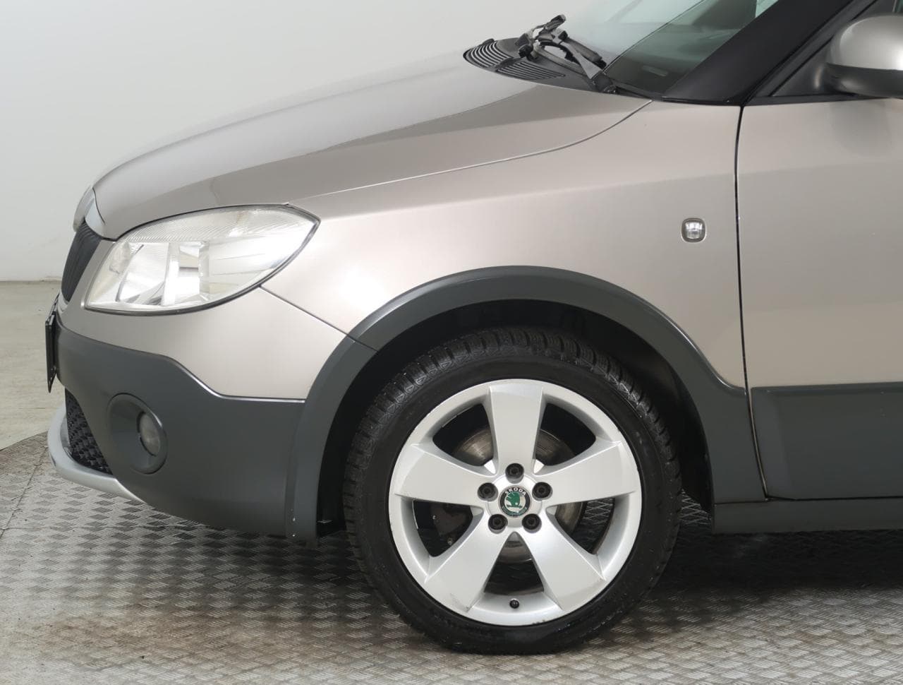 2011 Škoda ROOMSTER - 32