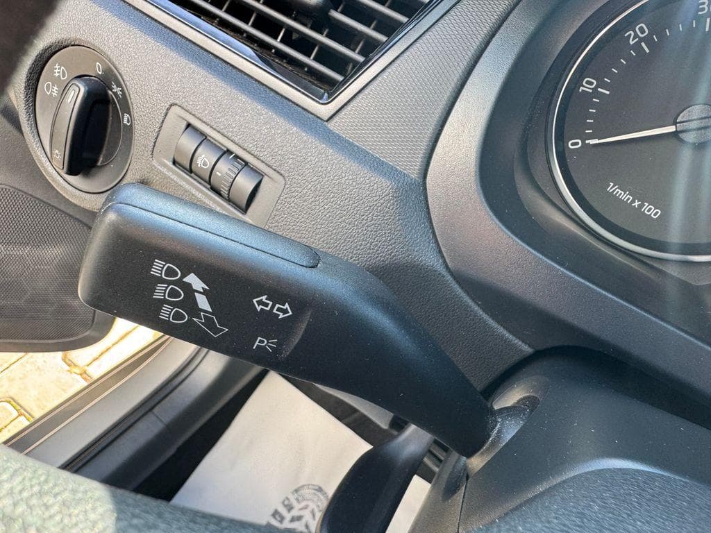 2013 Škoda RAPID - 8