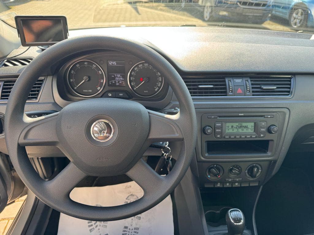 2013 Škoda RAPID - 11