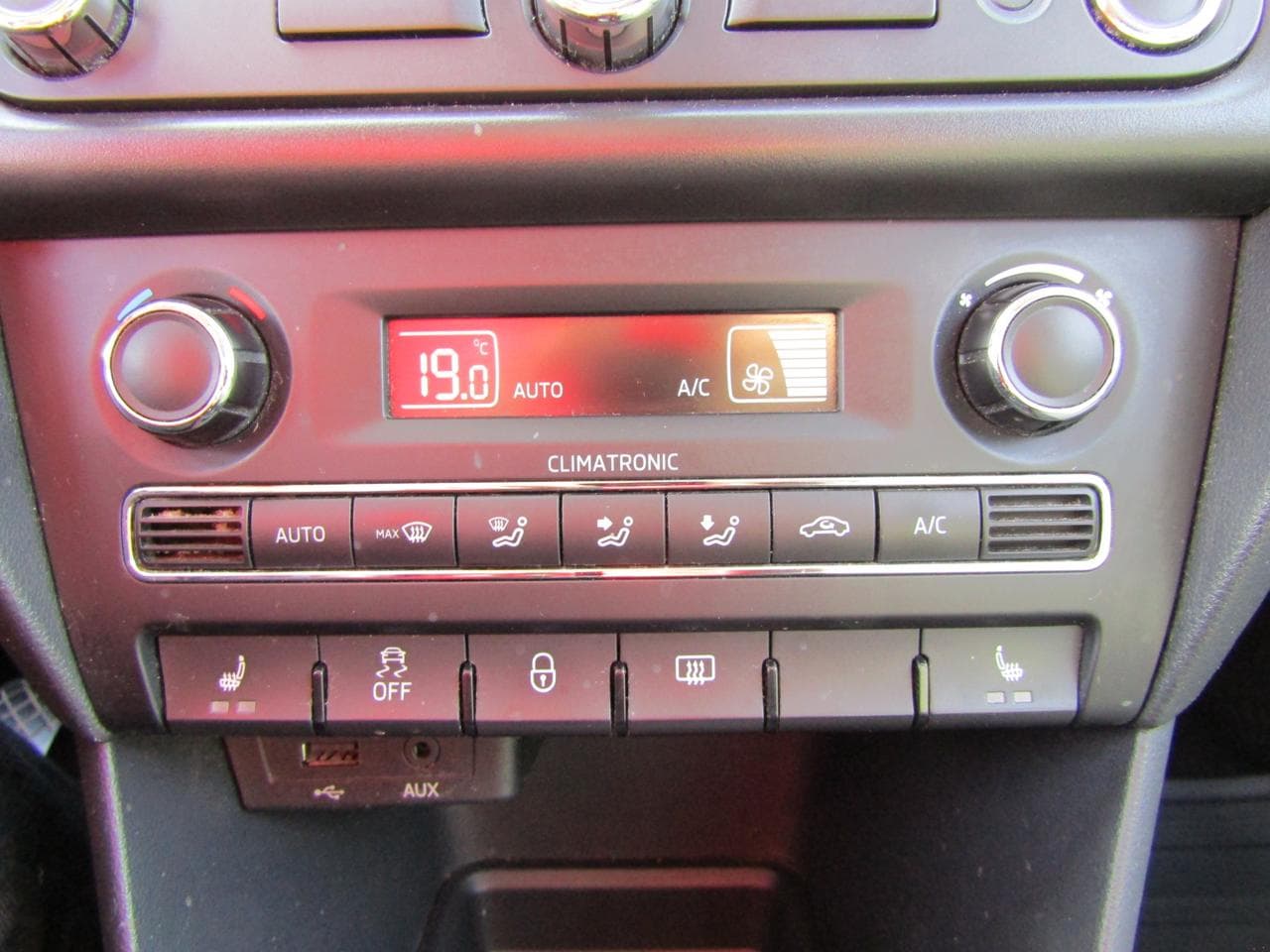 2013 Škoda RAPID - 25