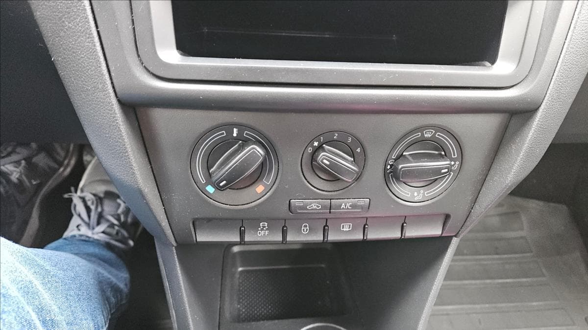 2015 Škoda RAPID - 26