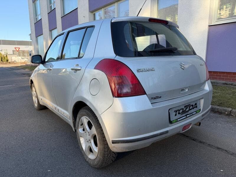 2006 Suzuki SWIFT - 2