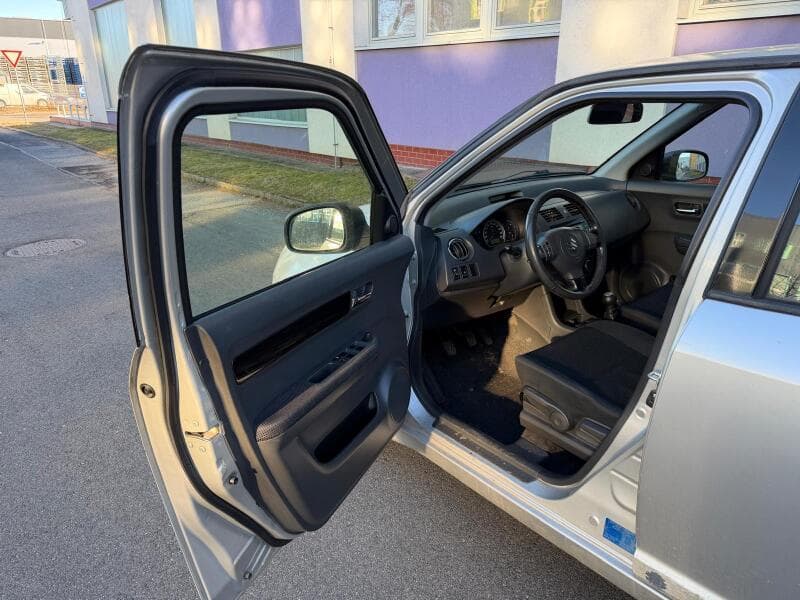 2006 Suzuki SWIFT - 9