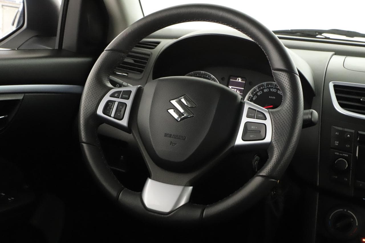 2015 Suzuki SWIFT - 18