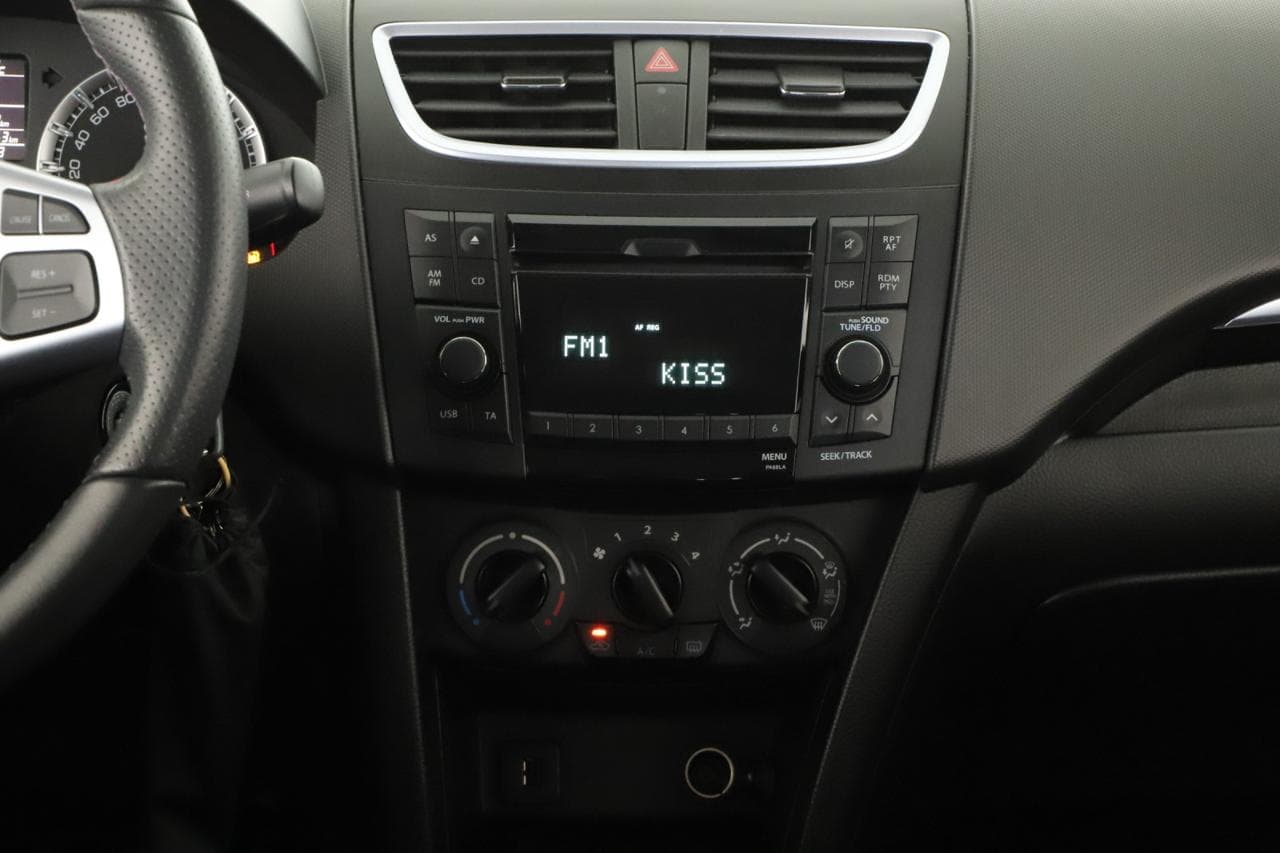2015 Suzuki SWIFT - 16