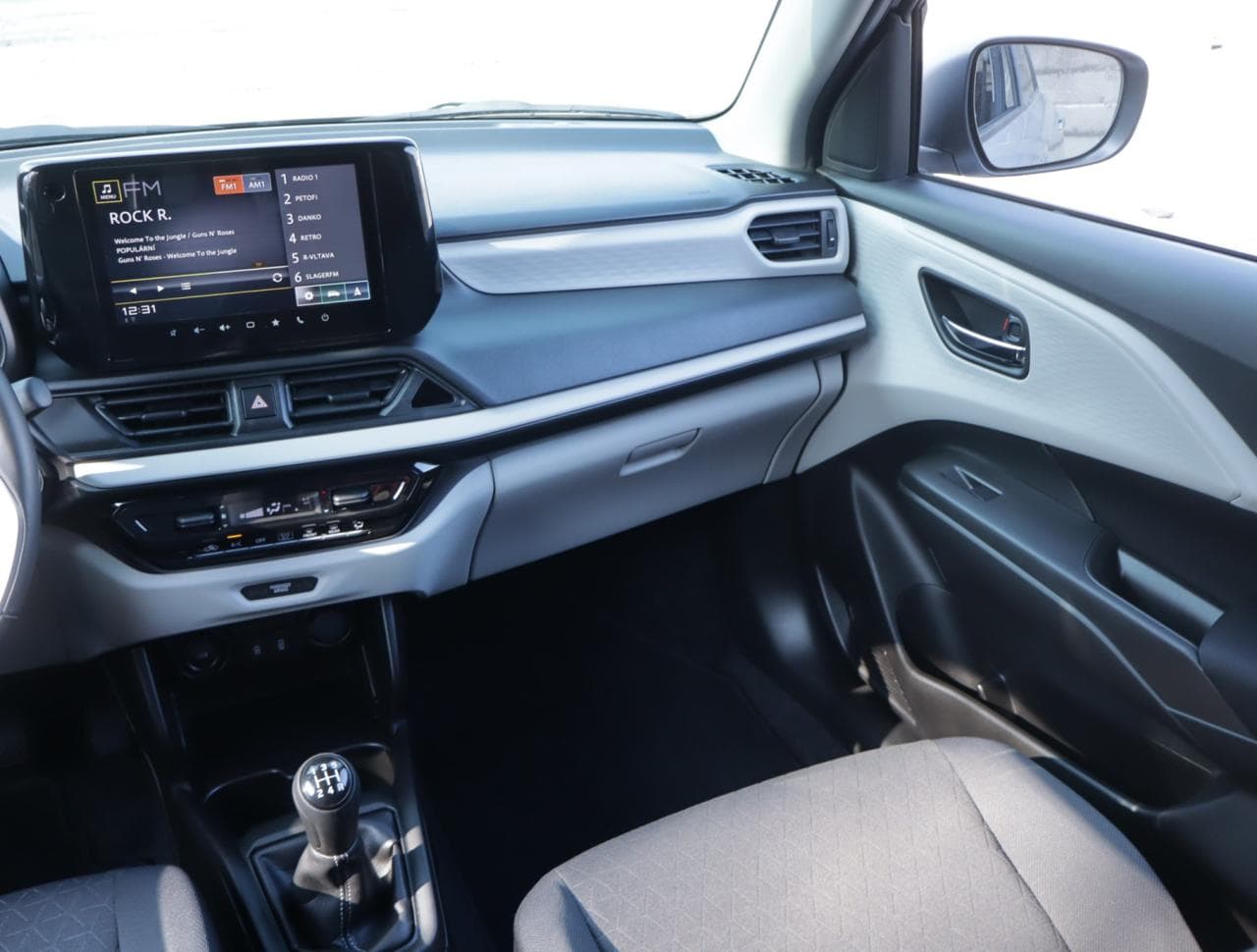 2025 Suzuki Swift - 11