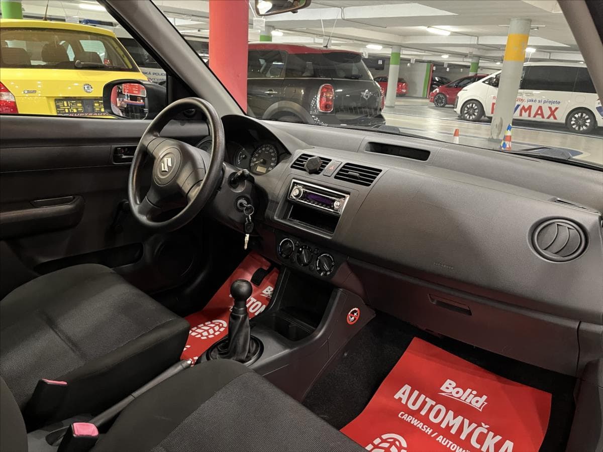2006 Suzuki Swift - 12