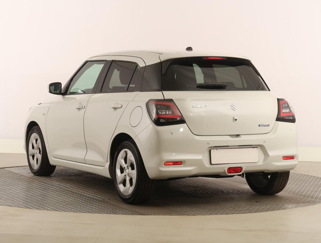2025 Suzuki SWIFT - 5